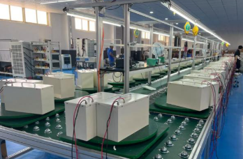 长进光子2025年出现存贷双高，募资规模是营收规模的3倍